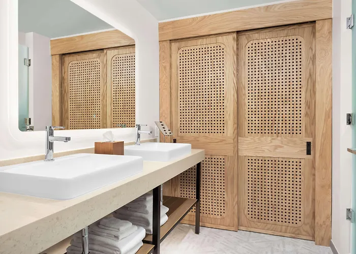 The Hiatus Clearwater Beach, Curio Collection By Hilton Clearwater Beach