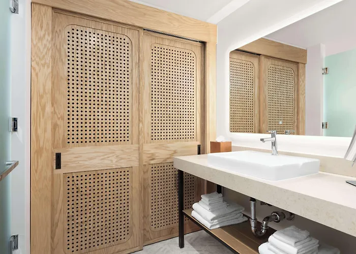 The Hiatus Clearwater Beach, Curio Collection By Hilton Resort
