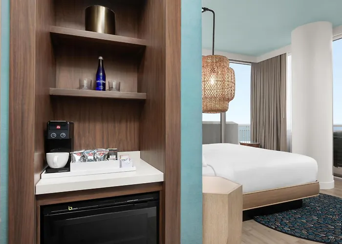 Resort The Hiatus Clearwater Beach, Curio Collection By Hilton