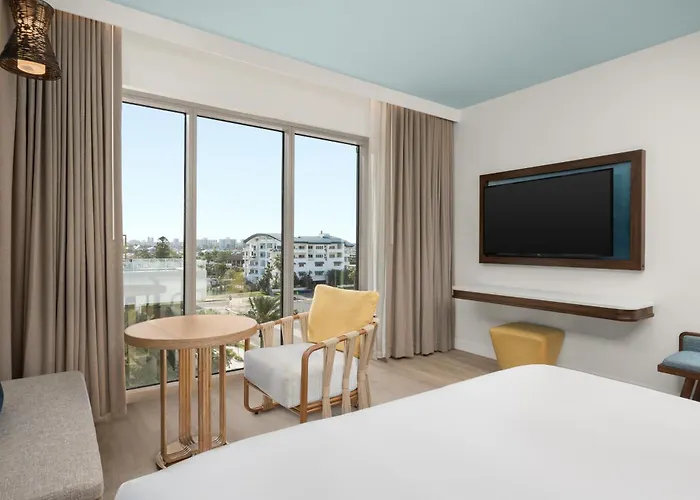 The Hiatus Clearwater Beach, Curio Collection By Hilton