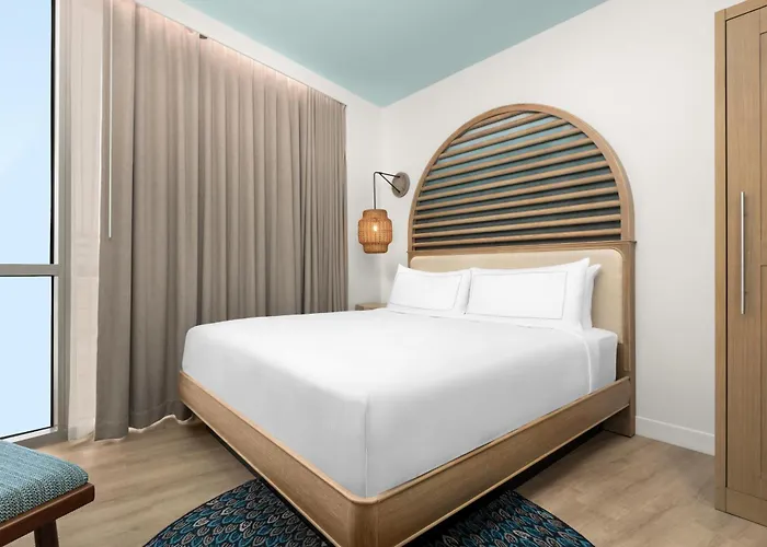 The Hiatus Clearwater Beach, Curio Collection By Hilton