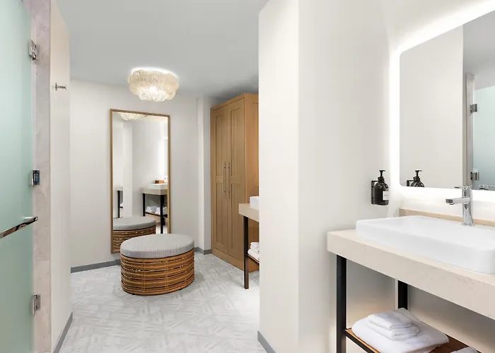 The Hiatus Clearwater Beach, Curio Collection By Hilton 4*
